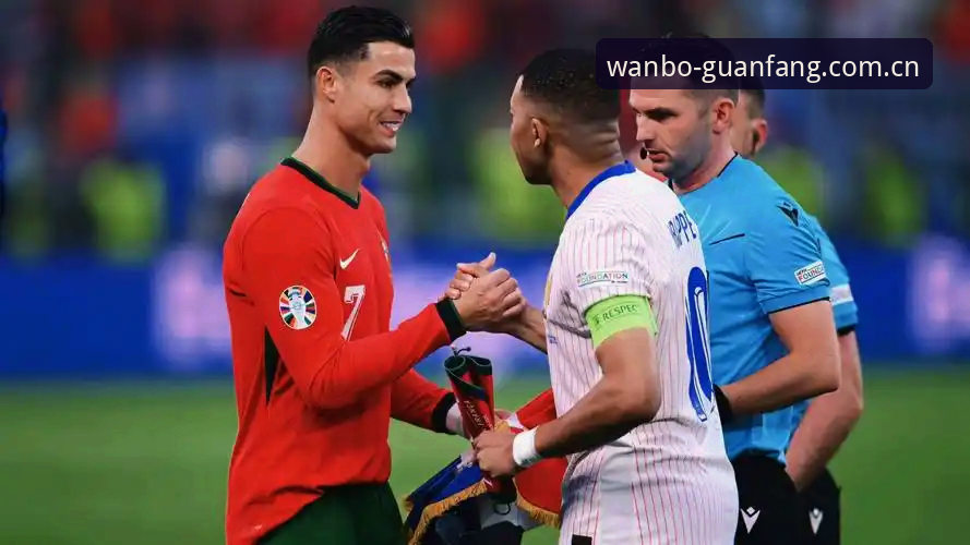 欧联杯决赛3-0大胜 vs 30年冠军荒终结：维拉与埃梅里如何书写传奇？在万博体育官方，老用户王晓带你回顾这场经典对决
